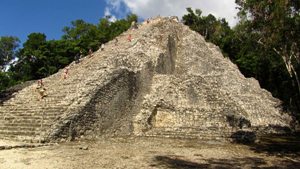 Пирамида Нохоч Мул. Мексика