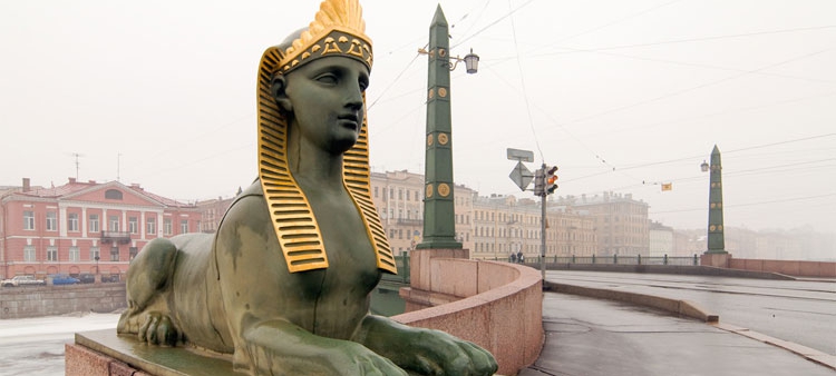 Статуи сфинкса в Санкт-Петербурге